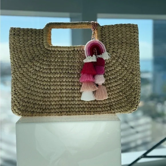 Stylish Hand crafted Woven Tote Bag - Picture 4 of 7